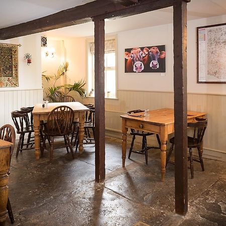 The Chetnole Inn Eksteriør bilde