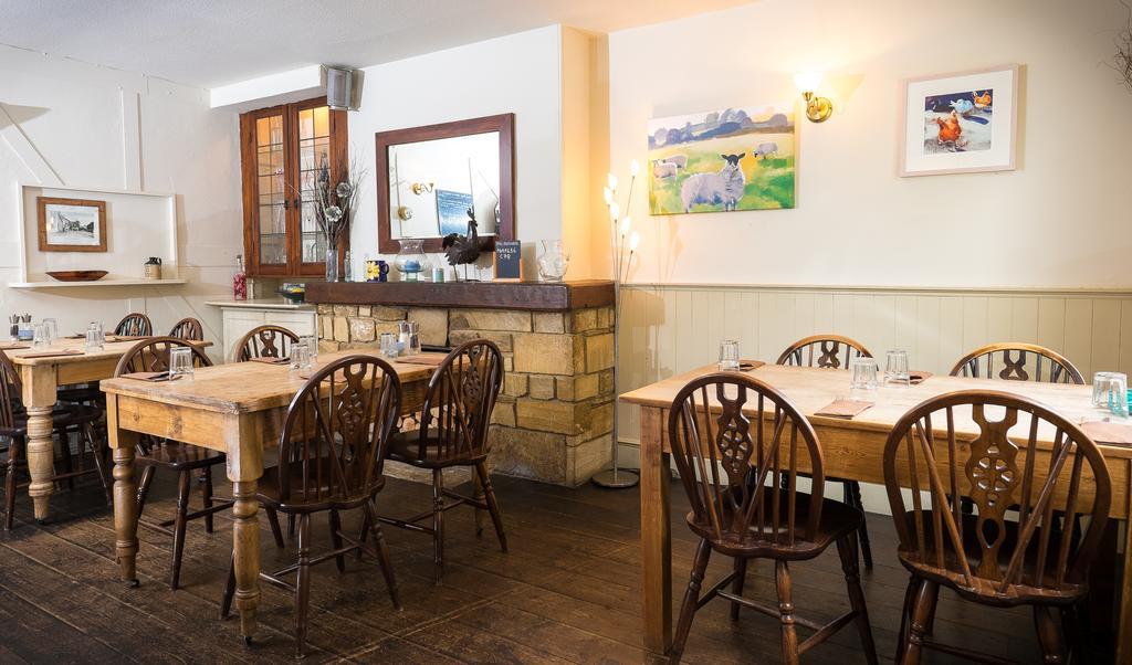 The Chetnole Inn Eksteriør bilde